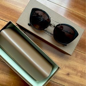 Women’s Burberry sunglasses